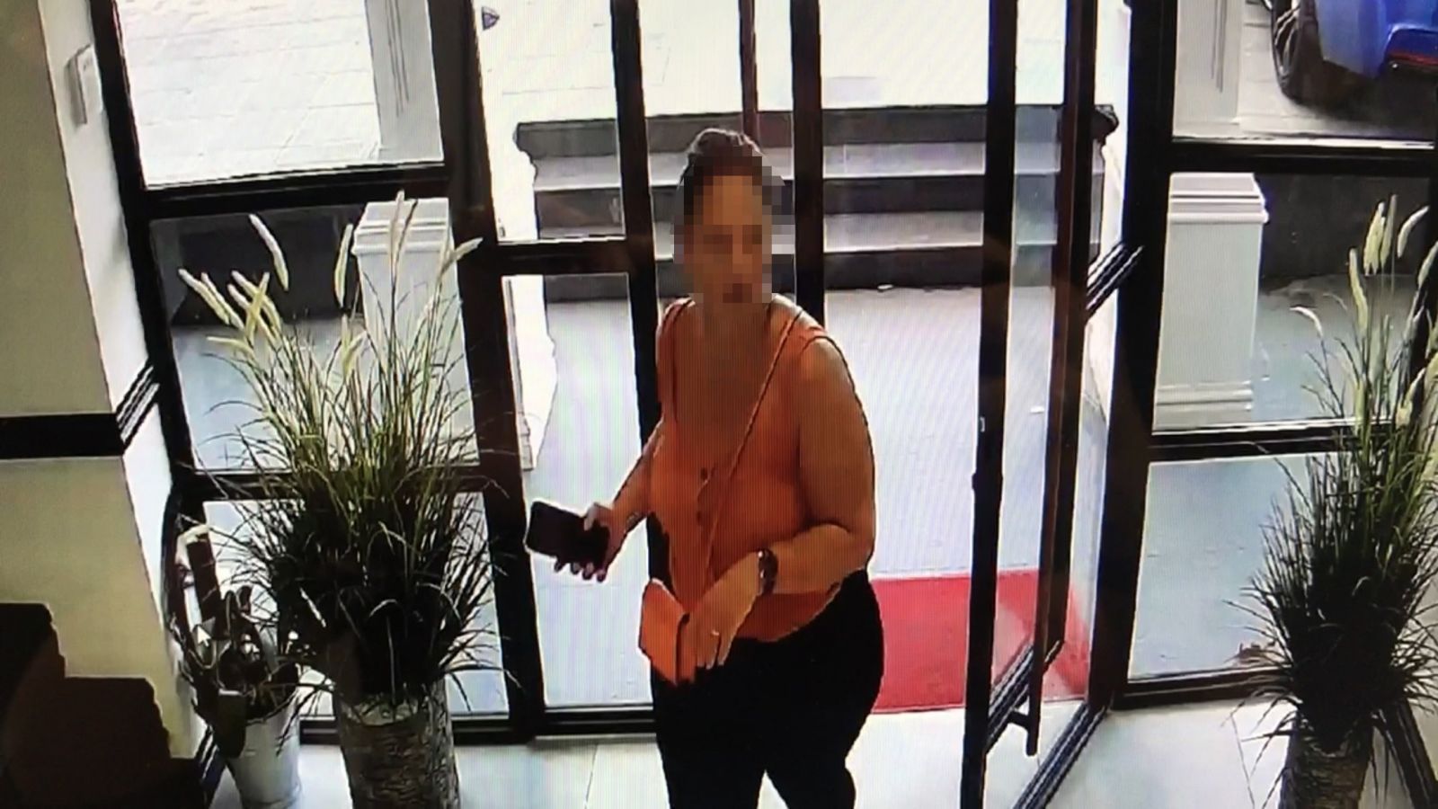 Ünlülerin güzellik merkezinde akıl almaz olay kamerada